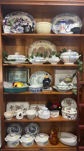 @redbeardsth has you covered for crockery, glassware, copper and anything you may need to make your table beautiful during the summer entertainment season  #vintage #vintagevinyl #vintagevibesemporium #vintagedecor #vintagestyle #vintagehome #vintageshop #vintagefurniture #vintagefinds#rustic #rusticstyle #rusticcharm #rusticfarmcharm #rusticfarmhouse #rusticdecor #retro #retrohome #retrokitsch #retroshop #countrystyle #countryhome #countryfarmhouse #supportsmallbusiness #antiquefarmhouse #antiquelove #europeanantiques #quirky #vintagedesigns #mudgeeregion 