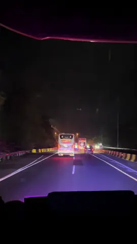 liga malam senin selalu menjadi ajang gengsi antar bus malam