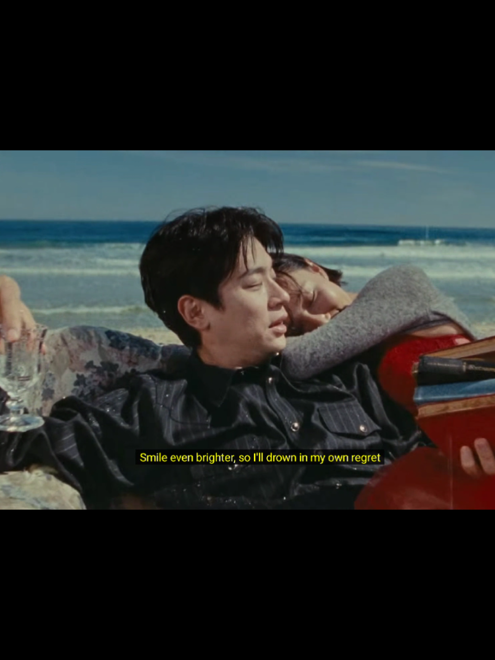 Love the chemistry between Hwasa and Park Jung-min. The MV feels just like a beautifully shot movie. 🎬 #mamamoo #hwasa #mv #kpop #fyp 