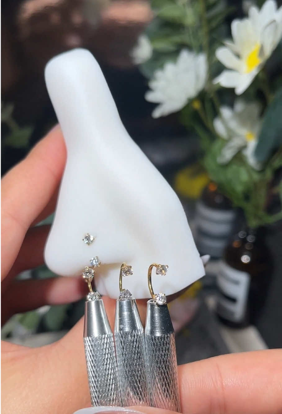 Does it sparkle?!❇️ #noserings #piercinglovers #jewelrybusiness #piercing #fyp #foruoupage #🔥🔥🔥 