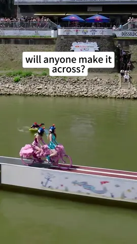 Will any team reach the finish line? Watch till the end! There's definitely a surprise for you!🥇🥇🥇 #redbull #giverviiinger #energidrik #redbulljernhest 