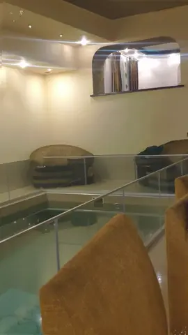 Glass breakage #crazy #wind #satisfyingvideo #funny #glass 