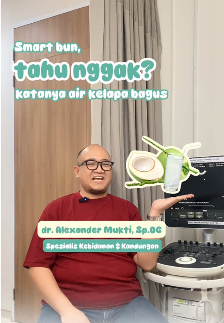 Air kelapa sering disebut-sebut sebagai minuman sehat untuk ibu hamil. Katanya bisa bikin kulit bayi putih, membantu mencegah dehidrasi, bahkan baik untuk perkembangan janin. Tapi… apa benar semua klaim itu terbukti secara medis? Atau cuma mitos yang turun-temurun? 🤔⁣⁣ ⁣⁣Di video ini, saya jelaskan apakah air kelapa memang aman dikonsumsi selama kehamilan, apa saja manfaat dan risikonya, serta kapan waktu terbaik untuk minumnya (kalau memang boleh).⁣⁣ ⁣⁣Yuk, tonton sampai akhir supaya nggak salah langkah!⁣⁣ 🧑🏻‍⚕️ Follow dr. Alexander Mukti, Sp.OG untuk info kesehatan ibu hamil lainnya #airkelapabumil #ibuhamilsehat #tipskehamilan #mitoskehamilan #faktamedis    