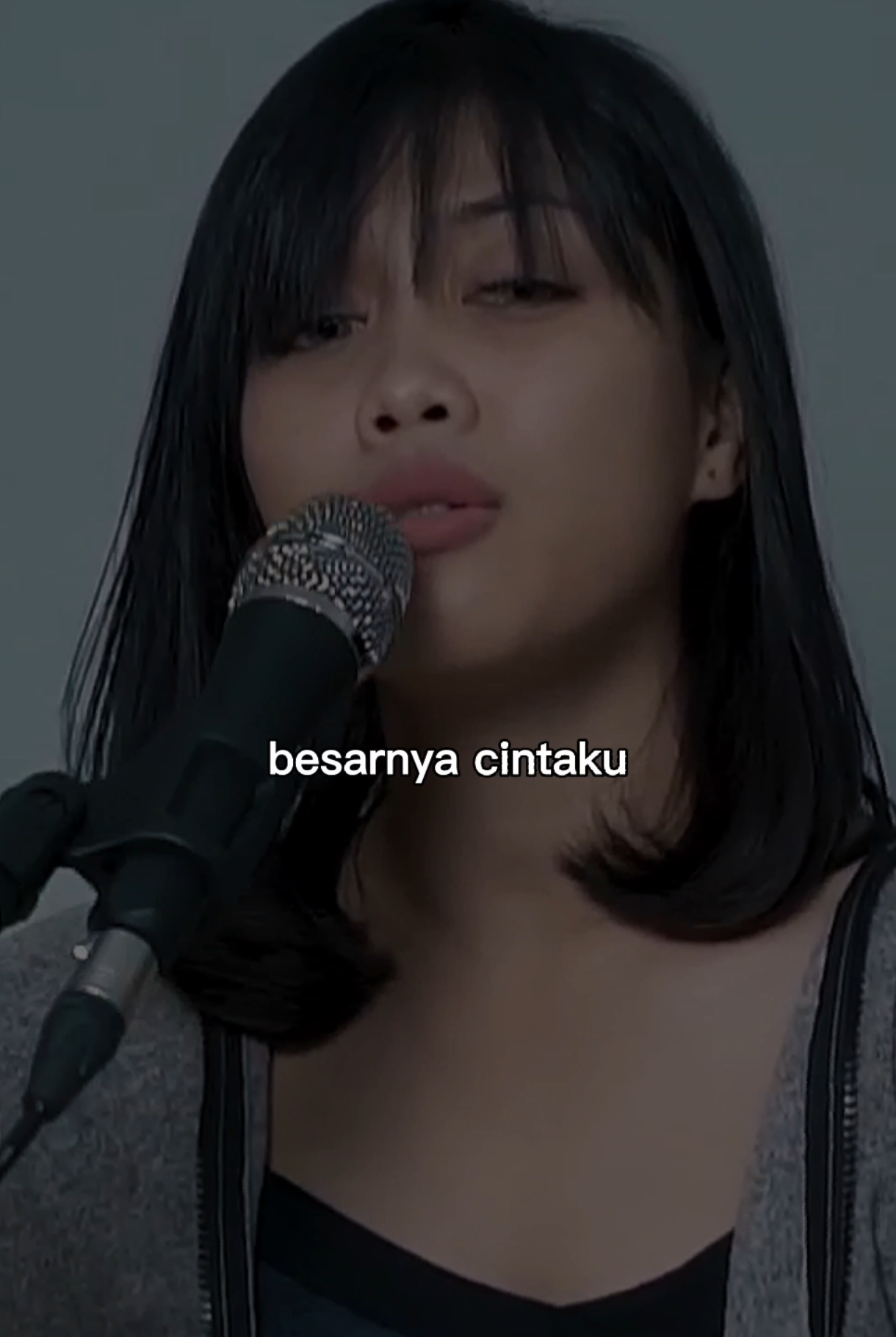 Tingginya khayalku bersamamu #liriklagu #sadvibes #story #music #fyp 