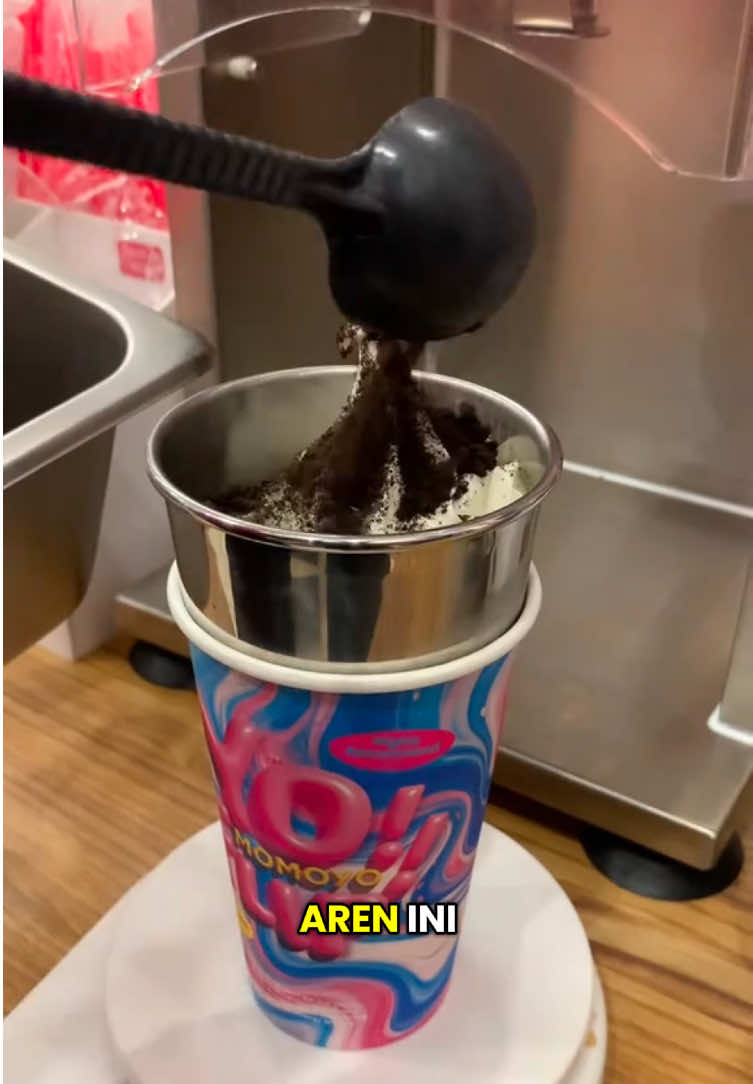 Kalian bisa nikmatin ice cream yo flip aren di momoyo dengan harga promo diskon pesannya lewat tiktok #juarajajanoct #yoflip #momoyoyoflip #yoflipchallenge #momoyobesuki 