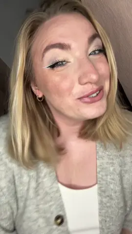 Un petit look à l’image de la météo, plutôt gris !  #makeupdujour #makeup #loondujour #makeupoftheday #makeupartistsoftiktok 