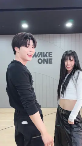 #MammaMia_challenge with #PARKGUNWOOK #izna #KOKO #ZEROBASEONE  @ZEROBASEONE 