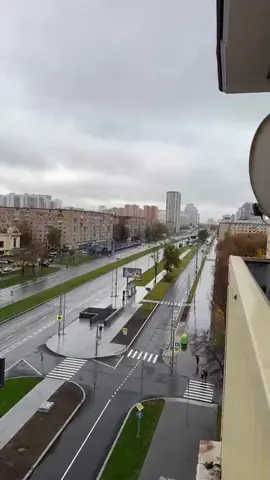 وصل الرئيس احمد الشرع إلى موسكو وهناك  رئيس مخلوع جبان في موسكو سوف تتم المطالبة اليوم بتسليمه.  شو شعورك او شو شعور يلي كانو معك ع الموت !!!#جزيرة_ارواد #طرطوس #ساحل #كومنت🇸🇾 #لايك 