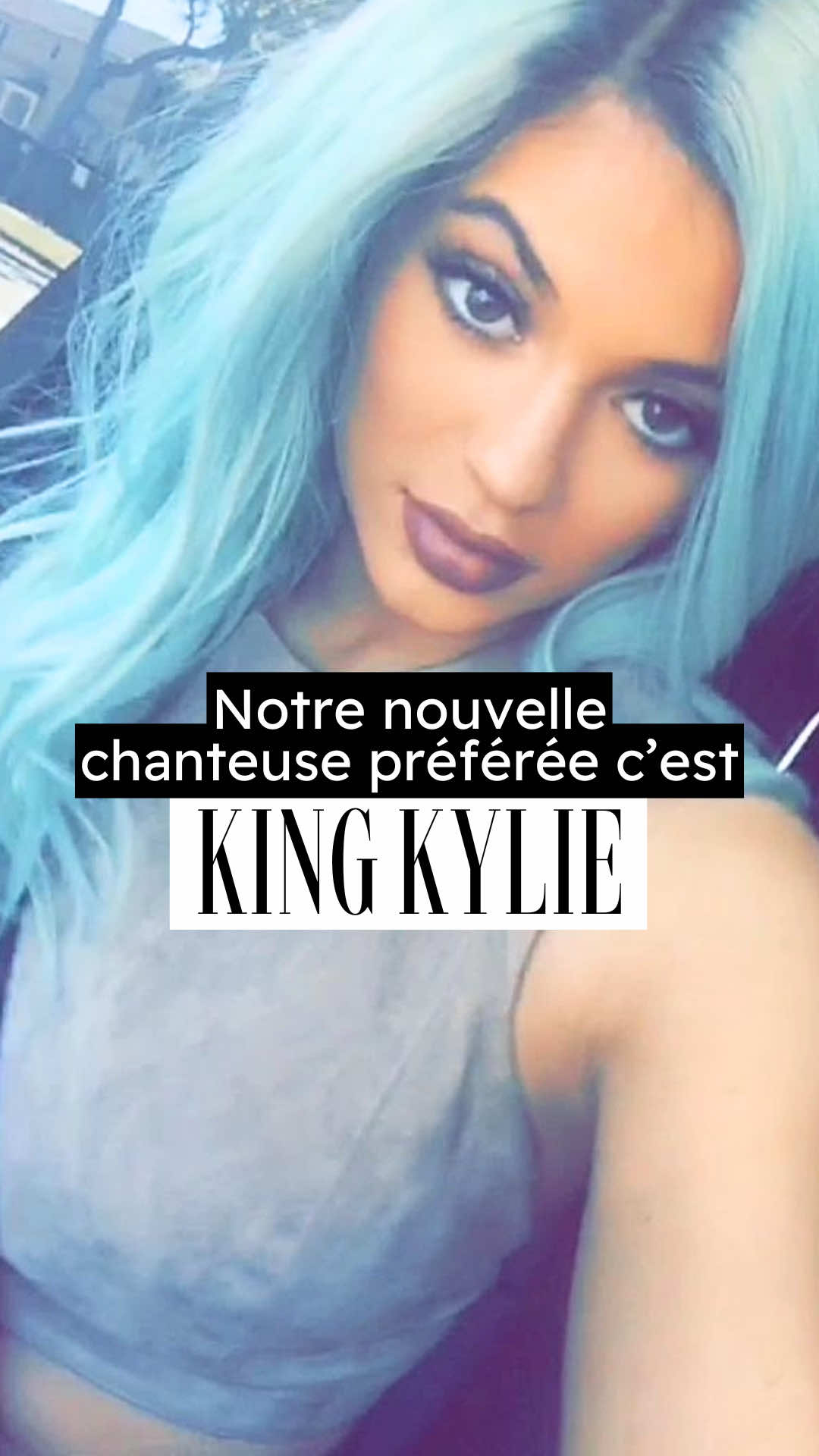 @Kylie Jenner signe son retour sous le pseudonyme King Kylie avec « Fourth Strike », un single en collaboration avec Terror Jr, le groupe auquel elle avait été liée lors d’une campagne pour sa marque @Kylie Cosmetics en 2016.  Ce morceau marque le dixième anniversaire de sa marque de beauté et sa première parution musicale officielle, désormais disponible sur Spotify et Apple Music. 
