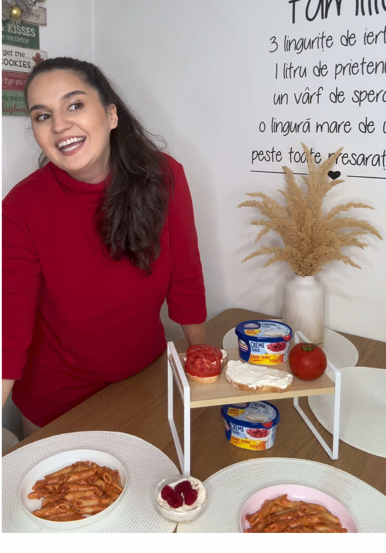 Noua Cutie Hochland Crème Clasic a sosit și vine acum într-un gramaj mai mare, de 350g! ❤️ Dacă nu știai deja, poți pregăti cu ea o mulțime de preparate dulci sau sărate, pentru ca este atât de versatila și gustoasă, încât știi sigur ca vei mulțumi pe toată lumea!  Fina și cremoasă, este perfectă pentru mic-dejun sau diferite gustări, pentru sosuri delicioase sau pentru cele mai fine deserturi! ❤️ Alegerea perfectă pentru orice preparat! Tu ai încercat-o? 😍 @HochlandRomania #hochlandromania #hochlandcreme #bucuriagustului