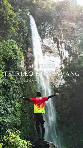 Ekspedisi menyusuri riam hulu sungai Mahakam, melangkahkan kaki di antara bebatuan sungai dan belantara hutan Kalimantan yang terjaga. #waterfall #vidioviral #kalimantan #wonderfulindonesia #fyp 