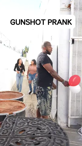 Balloon pop prank🤣🤣#funny #prank #prankvideo #fyp #funnyvideos 