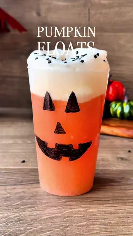 Väldigt enkelt och snabbt sätt att servera drinkar för hela familjen. Vill du ha fräschare alternativ så kan du ta mango eller passionsfrukt sorbet 🎃