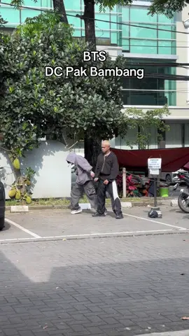 ternyata kita kaya begini ya kalo dari pov yg lain 😭 @giassetya_ #pakbambang #dance #dctrend #behindthescene 