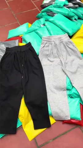 Quần đẹp đây rùi mấy bà ơi#xuhuong #xuhuongtiktok #quầnbaggy #quần9tấc 
