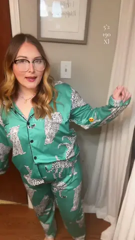 So stinkin cute! 🥰 #pajamas #pajamaset #matchingpjs #sleepwear #loungewear 