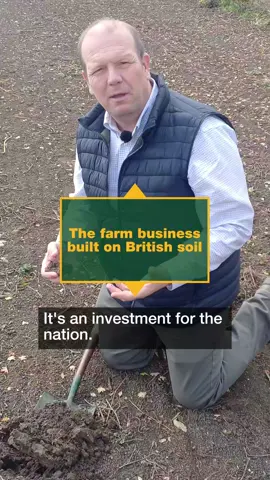UK farmers are building on British soil to ensure productivity and food security for the nation 🌱 At Martin Lines' farm in Cambridgeshire, investing time in soil health has become a financial investment for his business. By using regenerative farming techniques, Martin's found his farm has been more resilient to the extremes of wet weather and drought that have been hitting the country each summer. Techniques include planting herbal leys - temporary grasslands which provide food for pollinating insects, improve soil fertility and help the ground to absorb water - and cover crops, which are often grown in winter to protect the soil from wind and water and to suppress weeds. Martin's also building drainage networks to prevent local homes from flooding and looking at new crops he can plant at different times of year to provide a more consistent harvest. The farmer and CEO of the @NatureFriendlyFarmingNetwork has a goal to make his business profitable, resilient and useful to the community around him 💚