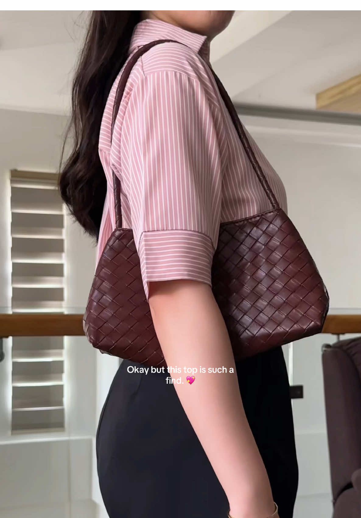 Light, comfy and instantly makes you look put-together without even trying✨ #top #polo #outfit #TikTokFashion #trending 