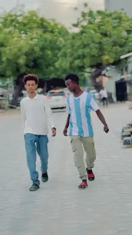 Lama shekesto ciyaal😂#ciyaalxamar2023🔥✨ #fypシ゚ #foryupage #fypシ゚viral🖤tiktok #somalitiktok 