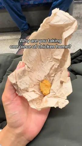 Saving a piece of chicken to take home because he’s such a good boy 🥹 #goldenretriever #dog #fyp 