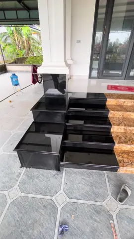 Đen Asolute + Vàng Solarius tạo nên siêu phẩm