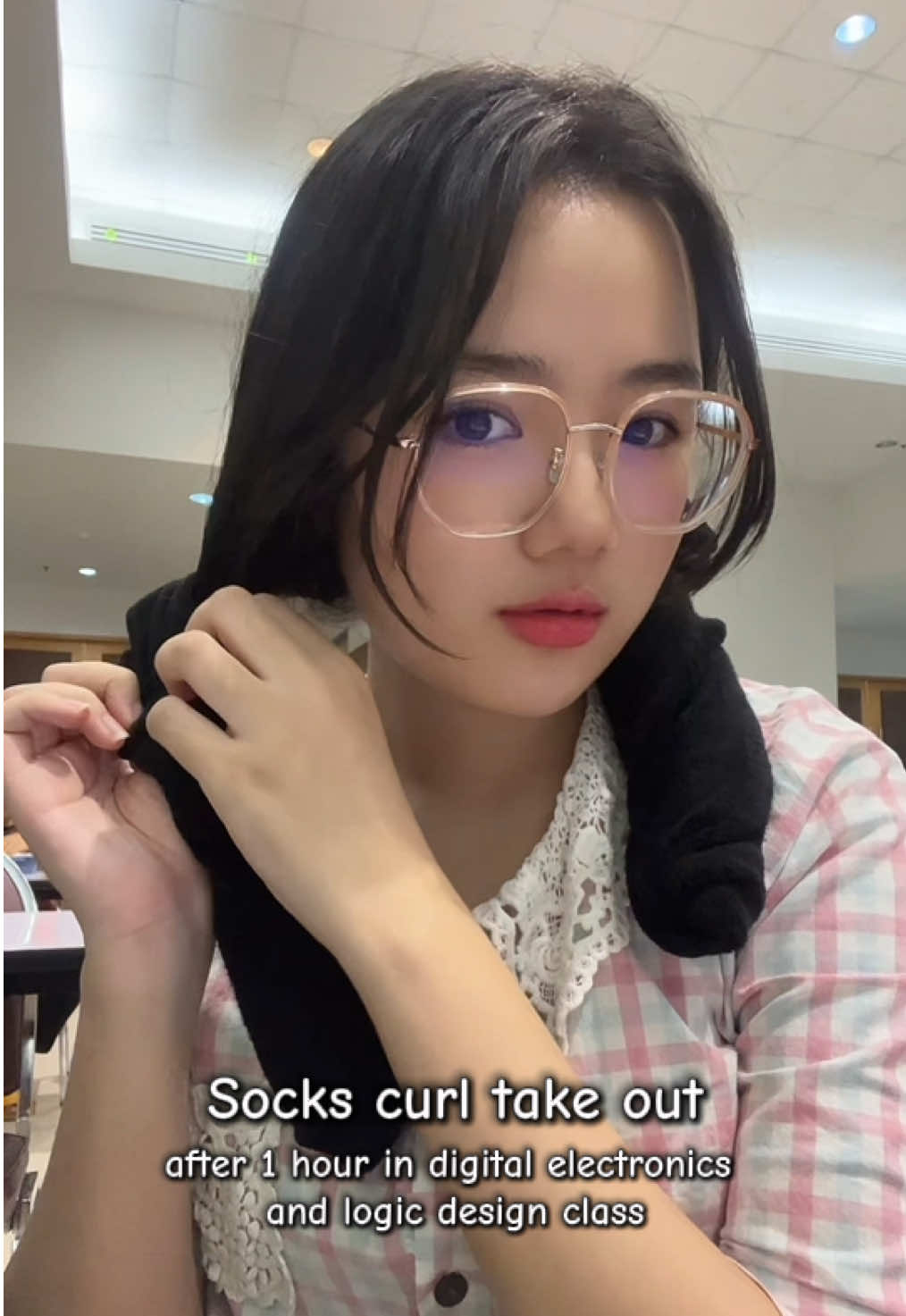 Didn’t eat breakfast bc my hair alr ate 🥰😘 #sockcurls #heatlesscurls #hairtok 
