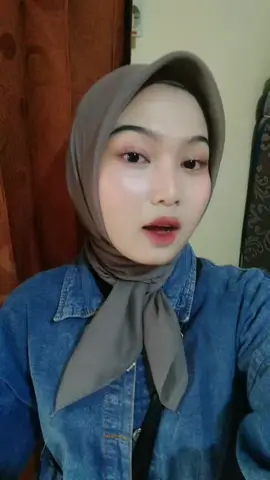 mana nich korban love bombing