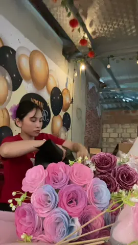 Tự do chính là làm những gì em thích. Và hạnh phúc chính là thích những gì em làm#bóhoa 20-10