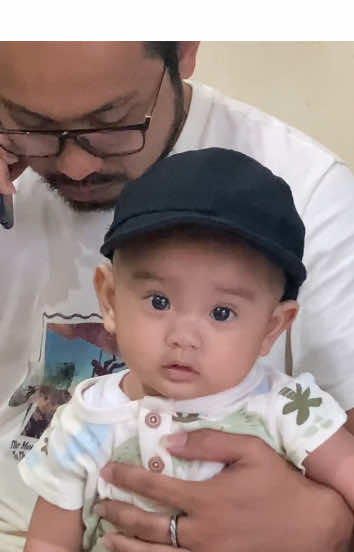 Kedatangan si bayi gemess ponakan @Rony Parulian yg nganterin kakak Jaydan les drum di @WSMS Sunter. Sabar ya Jorell tunggu gedean baru les juga yaa 😘❤️ 