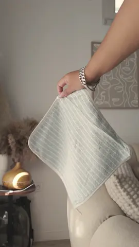 Je ne m’attendais pas à une telle qualité pour le prix 😍 Ce set de 8 serviettes de bain pour seulement 10€ est une vraie pépite 💦 Douces, épaisses et parfaites pour donner un petit côté spa à la maison 🛁 #tiktokshopfinds #bonplan #maison #bain #serviettes    