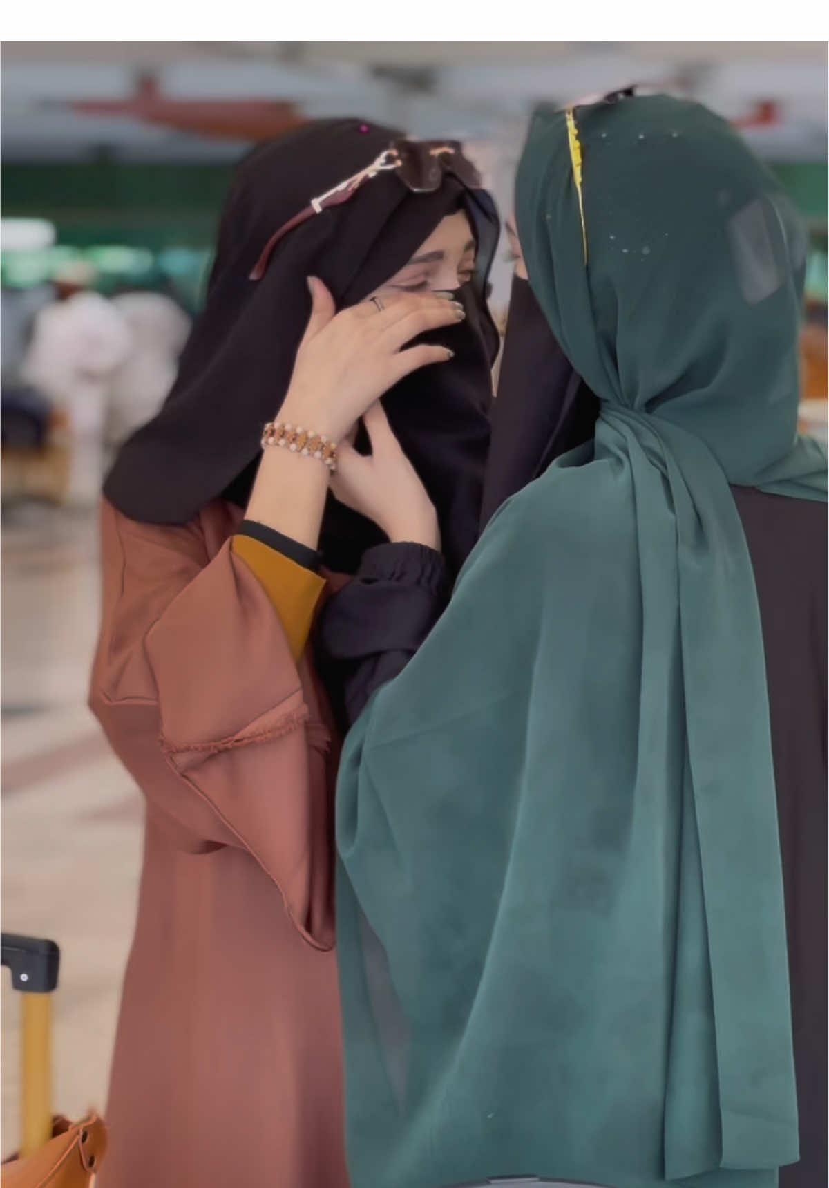 کاش کبھی ہميں قسمت لکھنے کا موقع ملتا تو ہم تمھيں کبھی پرديس نہ جانے ديتے🥹💔#foryou #trending #unfrezzmyaccount #viral #standwithkashmir 