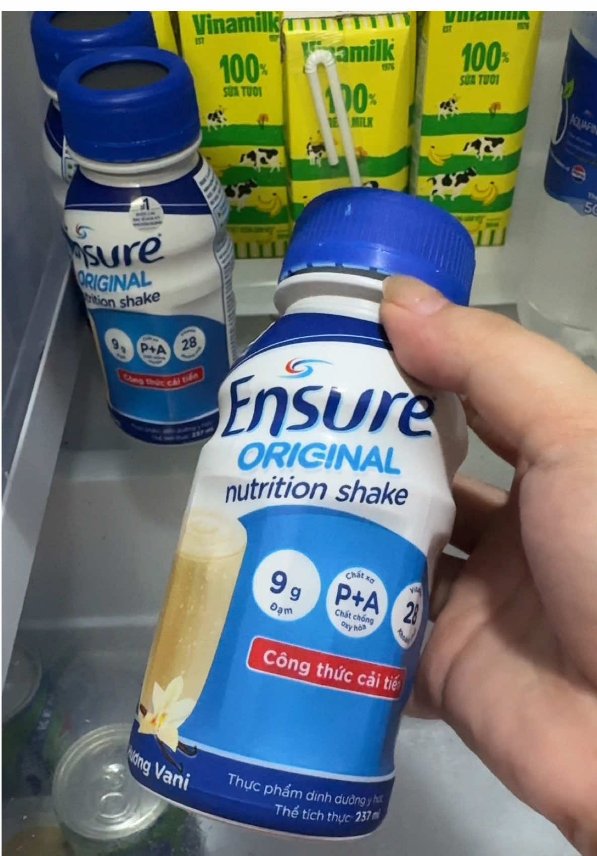 Tủ lạnh lúc nào củng trữ sữa hết nè #hanyreview #ensure 