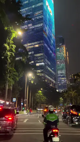 Lumayan buat prank temenmu, biar dikira lagi jalan jalan padahal mah dirumah 😂 📍SCBD, Jakarta #videomentahan #prankvideo #fyp #jakarta #scbd 