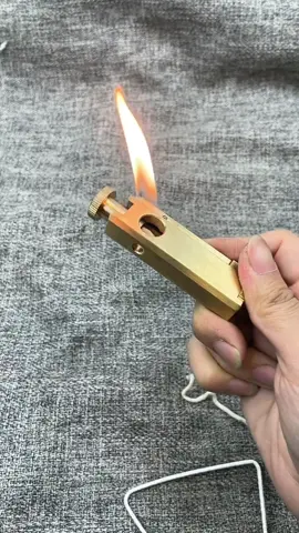 Quẹt quái độc lạ l.ửa xéo #doclabinhduong #zippo #xuhuong #bậtlửa 