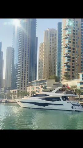 Yacht 🛥️ tour#bookednow#boattour #dubaimarina 