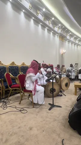 #الفنان #يويو #اغنية #راح مابيني وبينك ياضنيني #اكسبلور @دقلــوس 🎸. العازف@الفنان مصطفى الصغير 🎤🎼 