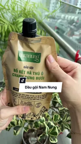Mấy bà tóc rụng, tóc yêu, ngứa da đầu thì thử sài em dầu gội Nam Nung này đi nha. Mùi thơm dễ chịu mà thành phần thiên nhiên, mấy bà sài là ghiền á☺️ #daugoi #daugoithaoduoc #daugoinamnung 