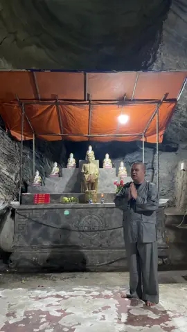 Giới Thiệu Ban Thờ Bác Hồ Kinh Yêu tại Động Chùa Thạch Long #thichkhaiquang #chuathachlong #khoaitau #khoailepho #khoaiso 