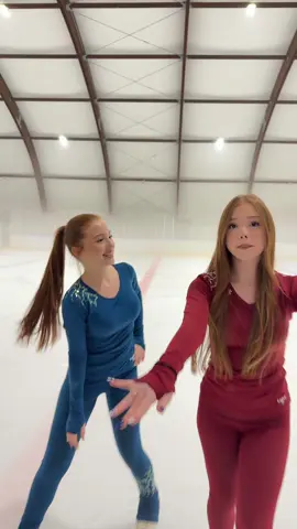 🫶🏻 #twins #fun #ice #skate #trend 