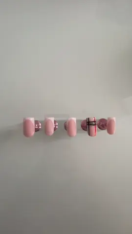 Etsy : LinaLuxuryNails #nailshop #nail #presson #burberry #frenchnail 