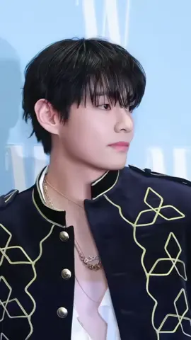 🙇🏻‍♀️✨ #taehyung 