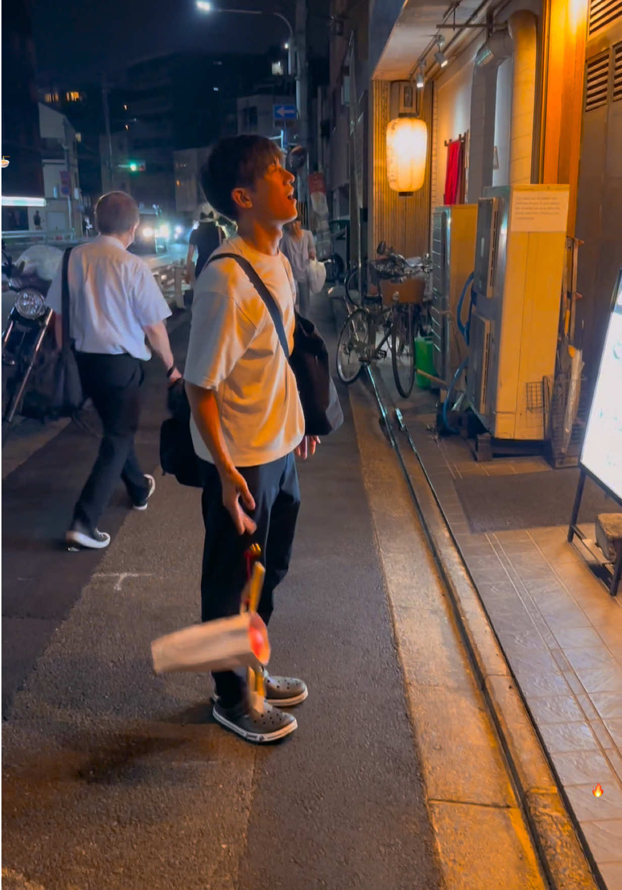 炎上ってこーゆーことか！ 色んな意味で熱いラーメン🍜🔥 お店の名前のとうり、今にも炎上しそうな最高のラーメン Fire Ramen Menbaka(ファイヤーラーメン) 📍 〒602-8153 京都府京都市上京区南伊勢屋町７５７−２ 料金 3000円程(料金は変動する場合があります) Is this what you mean by flames! Hot ramen in many ways🍜🔥 As the name of the shop suggests, the best ramen that seems to be on fire at any moment Fire Ramen Menbaka (Fire Ramen) 📍 757-2 Minami Iseya-cho, Kamigyo-ku, Kyoto City, Kyoto Prefecture 602-8153 Fee About 3000 yen (the price is subject to change) #京都グルメ 