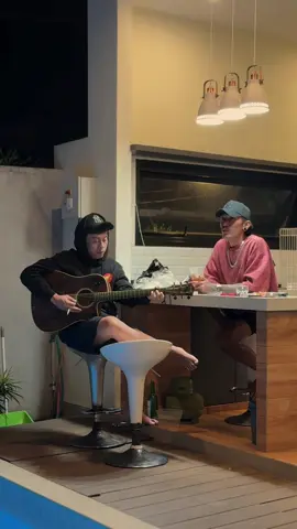 Di gitari pencipta lagu ne neh mak  @andi mbendol  #djiamputh #fyp #krinjingkining #trend #lilaknoaku 