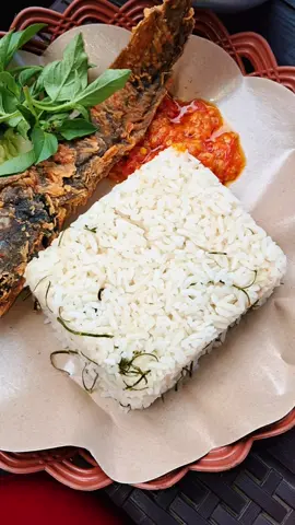 Mentahan video nyore kulineran,,  Ambil aja buat bahan story,,  #kuliner #nyore #mentahan #mie #sidoarjo24jam 