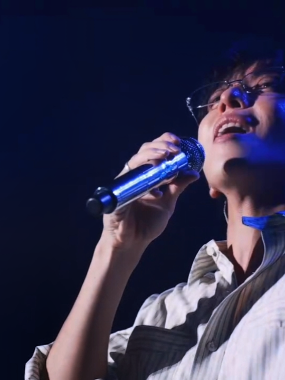 Oh baby love is you  Oh baby only you🎵🎤 #fyp #CNBLUE #JungYongHwa #정용화 