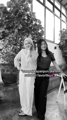 kalo ada apa apa selalu cerita ke aku yaks#fyppppppppppppppppppppppp #temenkandung 