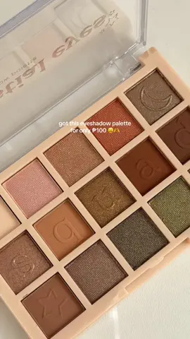 @Squad Cosmetics love this palette so much 😩 #makeuppalette #eyeshadowpalette #eyeshadow #squadcosmetics #squadcosmeticsproduct 
