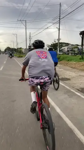 Nakasabay pa si idol @Rayan Nanggan sa daan🤙. Solid digmaan sa packride pauwi HAHA #fyp #fyppppppppppppppppppppppp #cycling #iloilo 