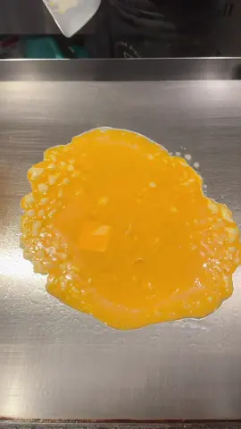 ハートがかわいい背徳チーズオムレツ🥚 ◆鉄板チーズオムレツ (¥880) 巨大な鉄板で仕上げるふわとろオムレツ！ 中にも外にもチーズだらけ🧀 仕上げにはハート模様の青のりがかわいい！ チーズ好きは絶対保存して！ ≪店舗詳細≫ 【店舗名】BY THE WAY 【住所】 東京都目黒区自由が丘1-26-20 笹川ビル 2F 【営業時間】  ・月〜土 17:00〜02:00 ・日・祝 17:00〜24:00 【定休日】 年末年始 #東京グルメ #自由が丘グルメ #鉄板焼き     ====================================   Heart-Shaped Indulgent Cheese Omelet 🥚 ◆Teppan Cheese Omelet (¥880) A fluffy and creamy omelet cooked on a giant iron plate! It’s packed with cheese both inside and out 🧀 Finished with a cute heart-shaped seaweed design on top! A must-save for all cheese lovers! 💛 ≪Store Details≫ 【Name】BY THE WAY 【Address】2F Sasagawa Building, 1-26-20 Jiyugaoka, Meguro-ku, Tokyo 【Hours】 ・Mon–Sat: 17:00–02:00 ・Sun & Holidays: 17:00–24:00 【Closed】New Year Holidays   #japanesefood 