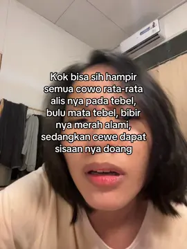 Pasa pembangian bulu mata,alis ama bibir merah mereka maju paling depan kali ya